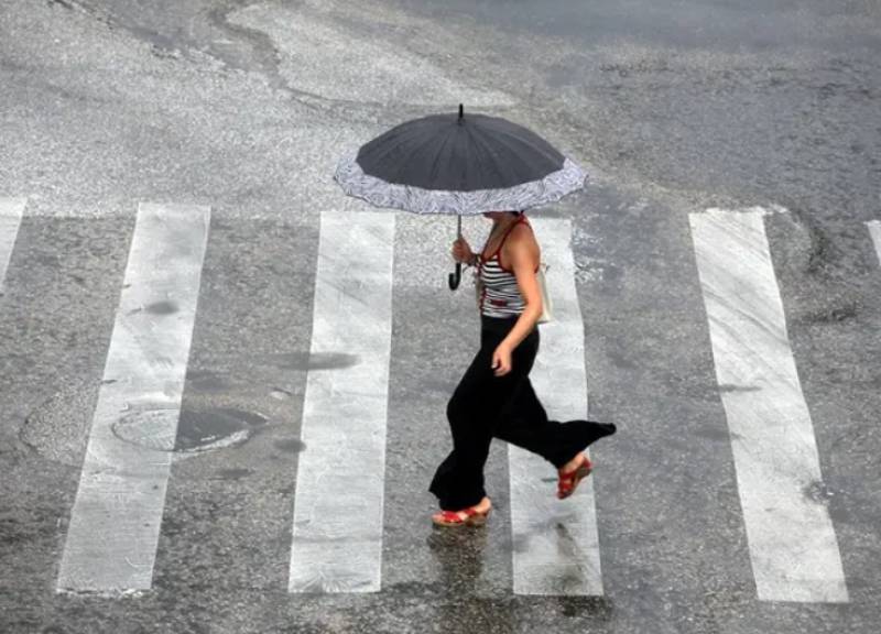 Καιρός: Από την Κυριακή το βαρομετρικό χαμηλό με καταιγίδες και κεραυνούς