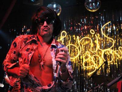 Στο "Elite City Resort" ο Tonis Sfinos για τους πλημμυροπαθείς της Καλαμάτας (βίντεο)