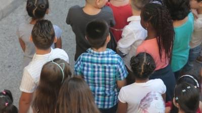Φυλάκιση 16 μηνών με αναστολή επιβλήθηκε στους γονείς των ανηλίκων που ζούσαν σε άθλιες συνθήκες σε δώμα στο Περιστέρι
