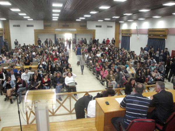 Συνάντηση για τη λήξη της κοινωνικής εργασίας