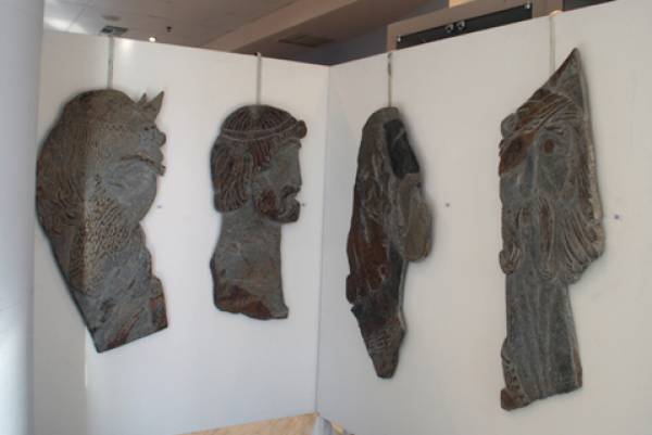 Εγκαίνια της έκθεσης του γλύπτη Μιχάλη Κάσση στο δημαρχείο Χαϊδαρίου