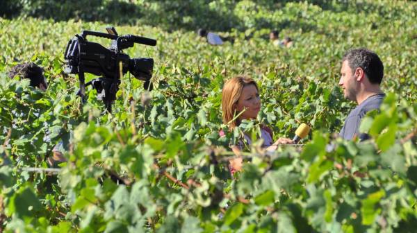 Νέοι άνθρωποι κάνουν βήματα μπροστά..! (vid)