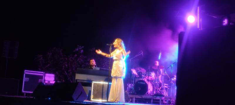 "Καθήλωσε" την Κυπαρισσία η Νατάσσα Μποφίλιου (βίντεο)