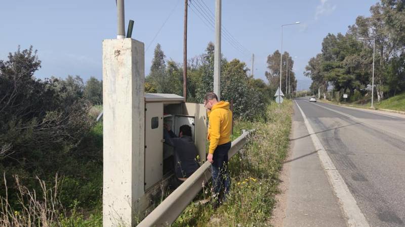 Φτιάχνουν τα φώτα στην είσοδο της Κυπαρισσίας