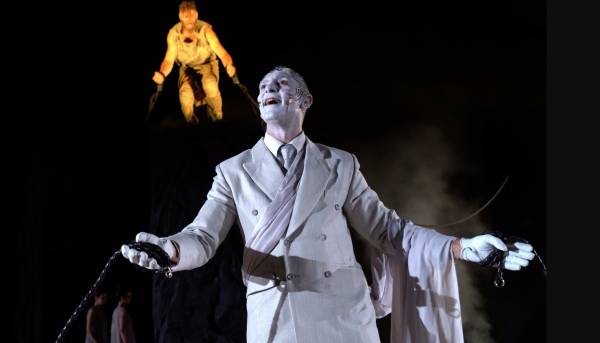 Ο Αλέκος Συσσοβίτης στην “Ε”: «Στα δικά μου μάτια αναδεικνύεται μέσα από τον “Προμηθέα Δεσμώτη” η αλαζονεία του ανθρώπου»