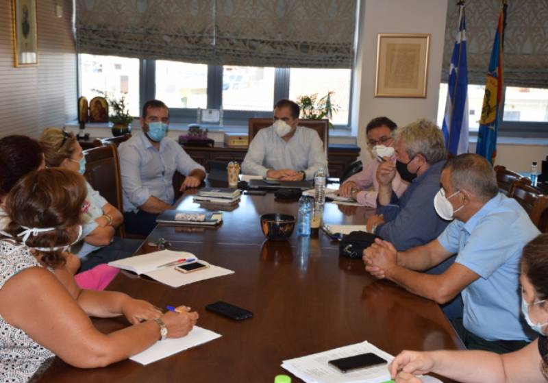 Βήματα μπροστά και όχι πίσω στη Ναυαρίνου