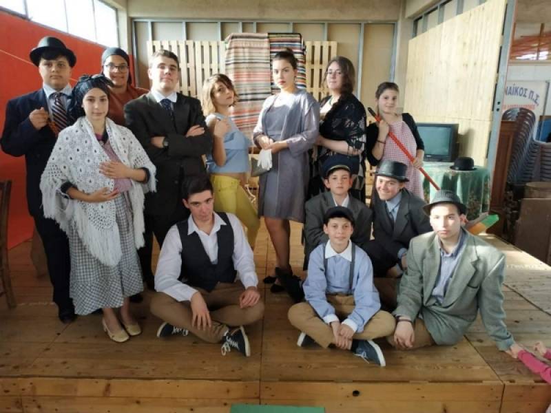 "Υπάρχει και φιλότιμο" από την θεατρική ομάδα Χανδρινού