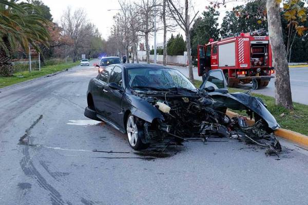 Σοβαρό τροχαίο με τραυματισμό στην οδό Αρτέμιδος στην Καλαμάτα (βίντεο-φωτογραφίες)