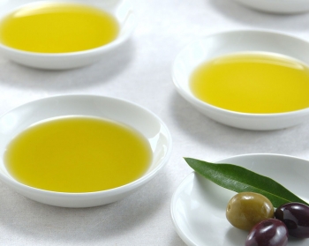 Αντιδράσεις από ΗΠΑ και Αυστραλία: Διεθνής μάχη για τις αναλύσεις στο λάδι