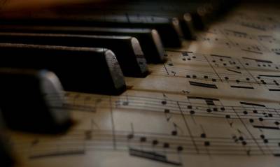 Κοντσέρτο για πιάνο στο Γυμνάσιο Λογγάς