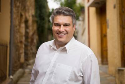 Προς κύριο Ν. Παππά: Ουδείς καταλληλότερος να μιλήσει για fake news από τον "πατέρα" των fake news