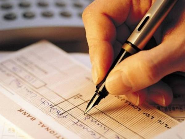 Ζήτησε να του εξοφλήσουν... κλεμμένη επιταγή και τον συνέλαβαν