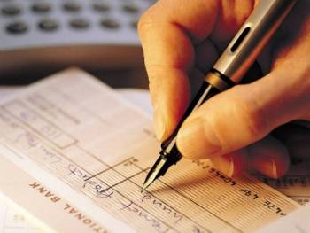 Ζήτησε να του εξοφλήσουν... κλεμμένη επιταγή και τον συνέλαβαν