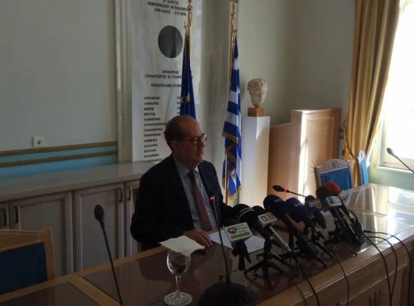 Δεν γνωρίζει τίποτα για πρόσφυγες στην Πελοπόννησο ο Νίκας