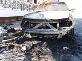 Κάηκε αυτοκίνητο στην Αγία Τριάδα