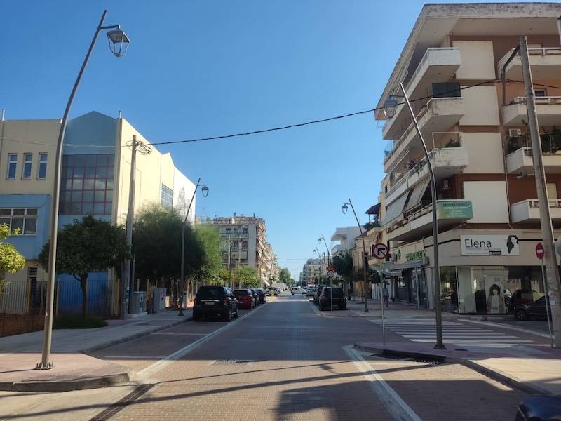 Στύλοι φωτισμού στην Ψαρών