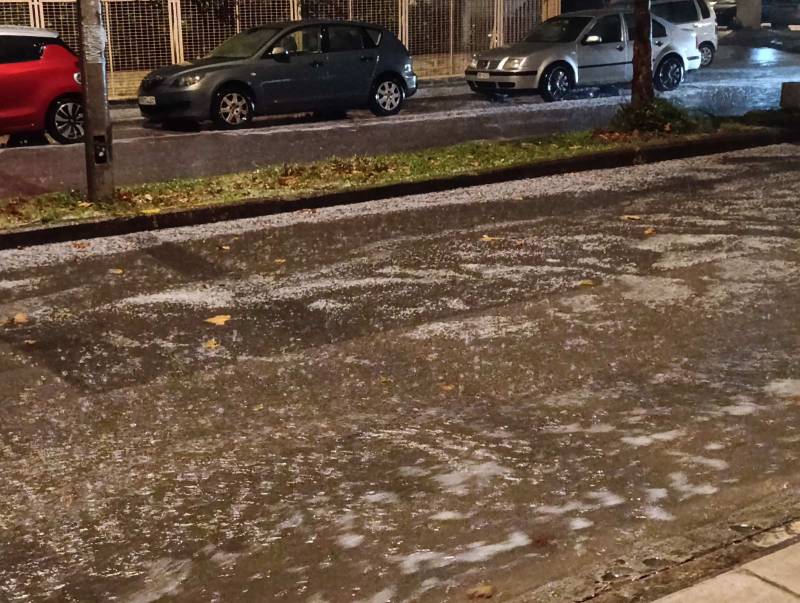 Εντονη χαλαζόπτωση στο κέντρο της Καλαμάτας