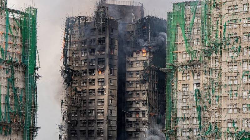 Τραγωδία σε ουρανοξύστες του Χονγκ Κονγκ: 128 νεκροί από φωτιά