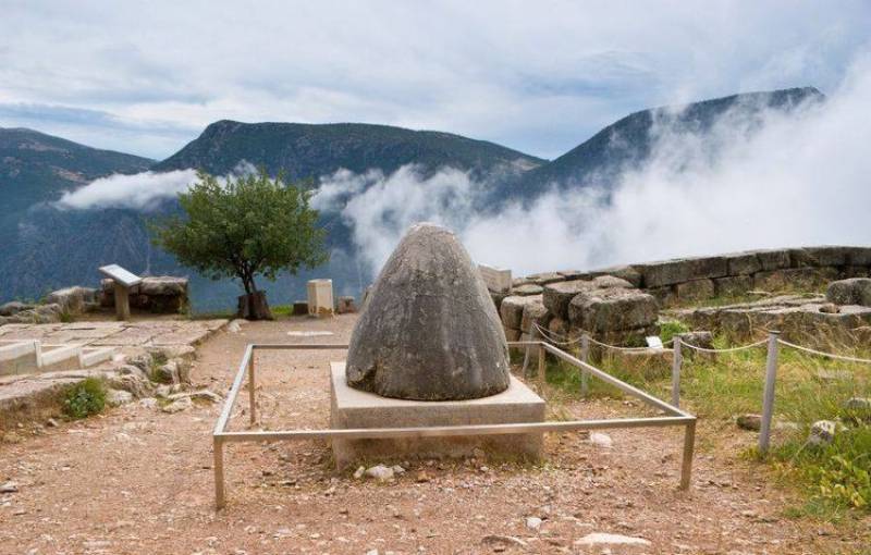 Περιμένοντας το ιππικό στον... ομφαλό της γης