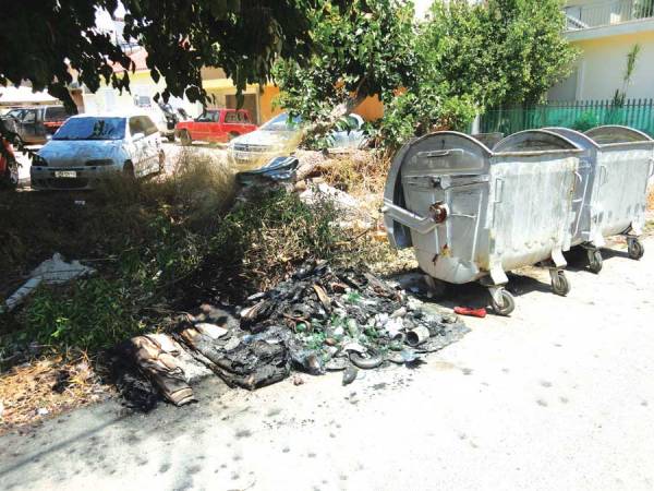 Εβαλαν φωτιές σε κάδους ανακύκλωσης