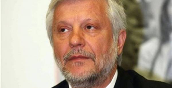 Μειοψηφίες καταγγέλλουν Τατούλη για αντιδημοκρατική συμπεριφορά