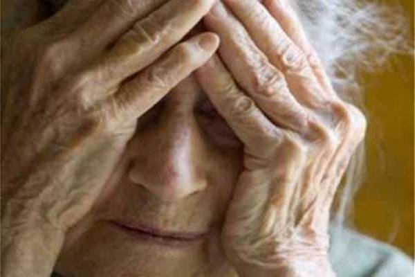 Προσποιήθηκαν υπαλλήλους της ΔΕΗ και λήστεψαν ηλικιωμένη