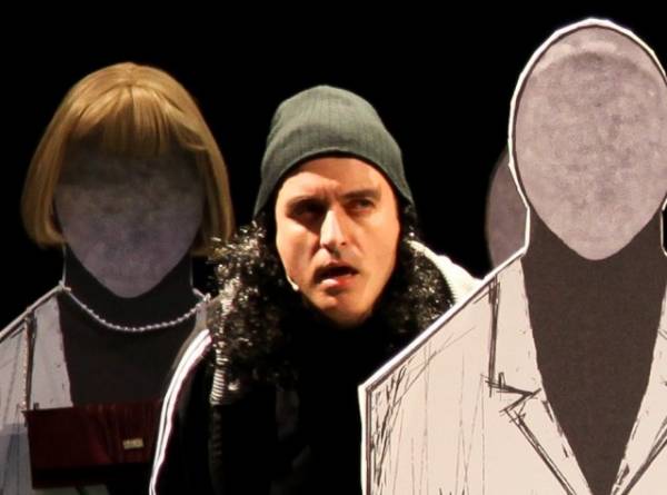 "Τα ραδίκια ανάποδα": Μία κωμωδία, που εμπνεύστηκε, έγραψε και παίζει ο Γιώργος Γαλίτης