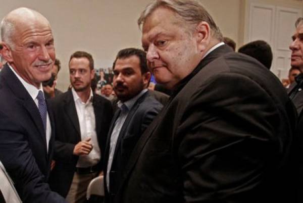 Γραμματέας της ΚΟ του ΠΑΣΟΚ για την εκδήλωση Παπανδρέου: Κλακαδόροι, πολιτικοί τζιχαντιστές και 50 αστείοι