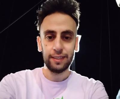 O Πέτρος Νικολακόπουλος στην "Ε": «Η γραφή αποτελεί τη μεγαλύτερη μορφή έκφρασης, γιατί όταν γράφω το ζω ταυτόχρονα»