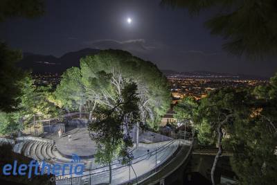 Η πανσέληνος του Αυγούστου από το Κάστρο της Καλαμάτας (Φωτογραφίες)