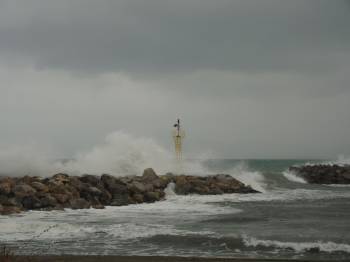 Κινδύνεψε ψαράς ανοιχτά του Κορδία