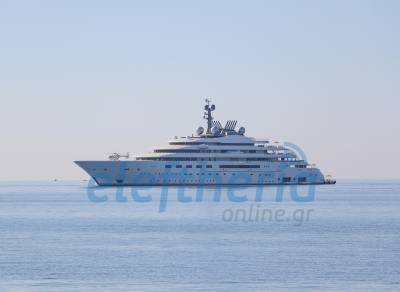 Στην Καλαμάτα ο Σεΐχης της Μάντσεστερ Σίτι - Μαγνητίζει τα βλέμματα η πολυτελής θαλαμηγός "Blue"
