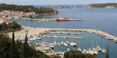 Ακυβέρνητο σκάφος: Πέντε Ελβετοί μεταφέρθηκαν στο λιμάνι της Πύλου