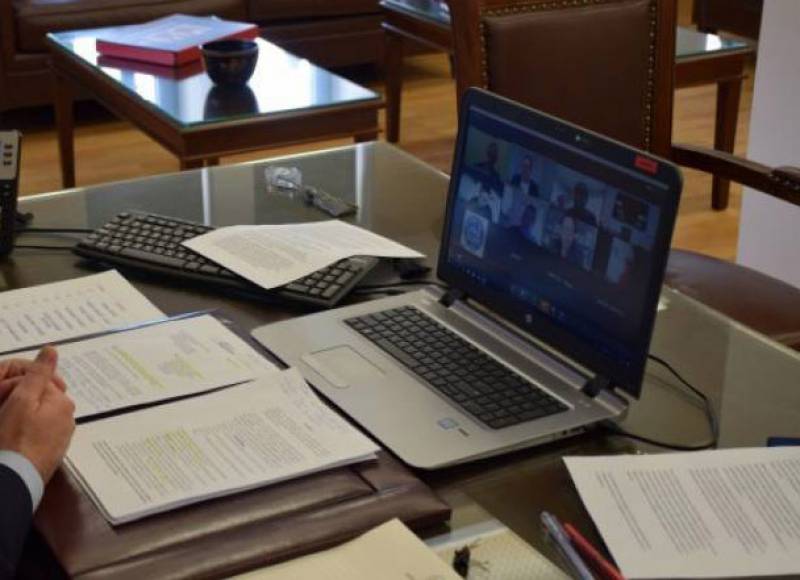 Η “Λαϊκή Συσπείρωση Καλαμάτας” κατά της τηλεδιάσκεψης