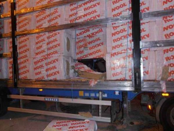 Βούλγαρος μετέφερε με φορτηγό 11 Αφγανούς και συνελήφθη στο Βραχάτι