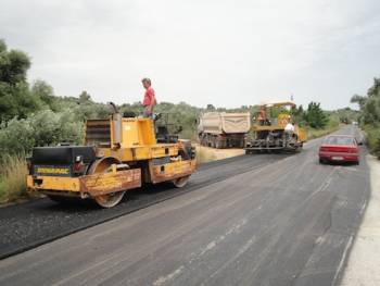 Νέα άσφαλτος μεταξύ Βαλύρας και Σκάλας