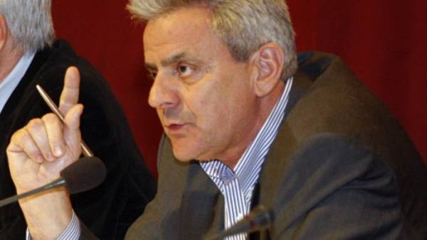 "Μια πατρίδα... και λίγο ακόμη" από το Γιώργο Πουλοκέφαλο