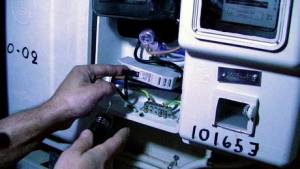 Πέντε συλλήψεις για ρευματοκλοπή στη Μεσσηνία