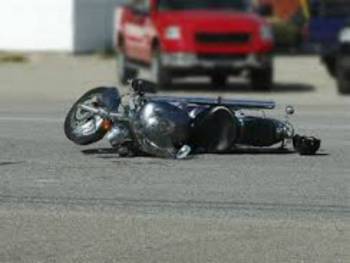 Χτύπησε μηχανή και εξαφανίστηκε