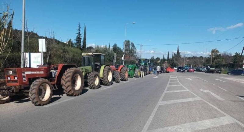 Τα τρακτέρ βγαίνουν στους δρόμους της Πάτρας (βίντεο)