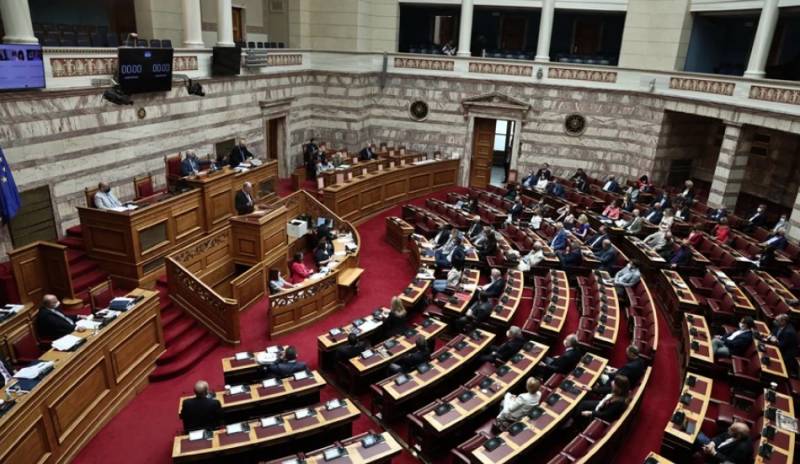Τροπολογία ΣΥΡΙΖΑ για εισαγωγή στα ΑΕΙ μαθητών που χάνουν τους γονείς τους στη διάρκεια της πανδημίας