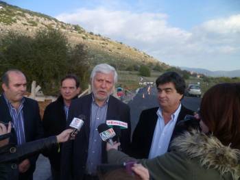 Κάνουν πάρτι με ξένα... κόλλυβα