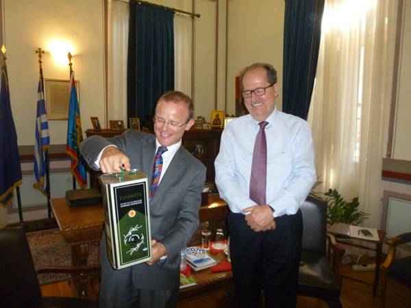 Ο Αγγλος πρέσβης λατρεύει τη Μεσσηνία