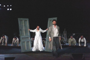 Στο ίδιο έργο... θεατές με πανάκριβο εισιτήριο