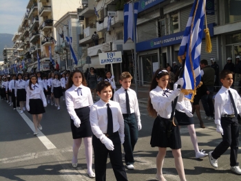 Δείτε σε βίντεο την παρέλαση στην Καλαμάτα