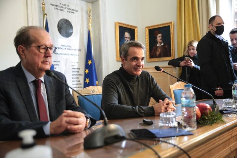 LIVE: Η ομιλία του πρωθυπουργού Κυριάκου Μητσοτάκη στην Τρίπολη