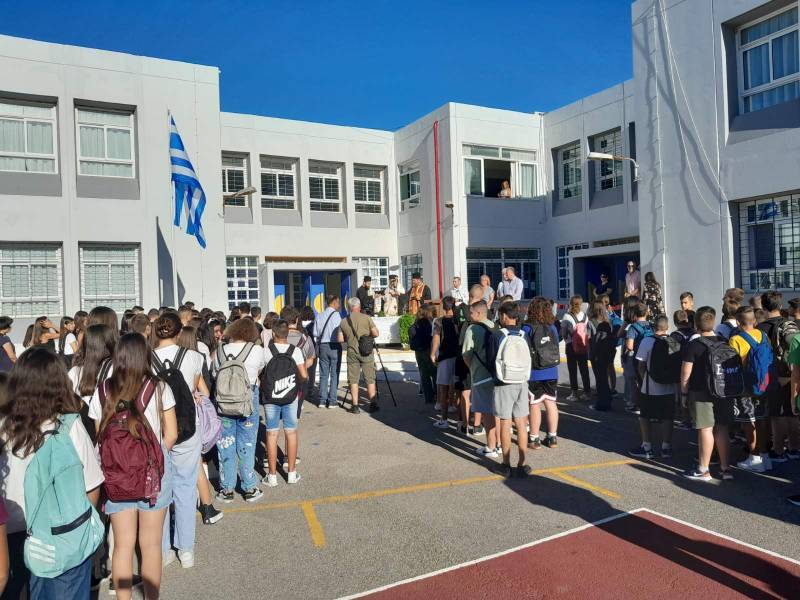 Με αισιοδοξία η επιστροφή στα θρανία στη Μεσσηνία (βίντεο-φωτογραφίες)