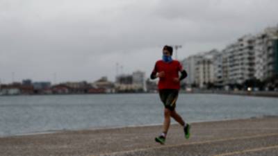 Είκοσι λεπτά καθημερινής άσκησης μειώνουν τον κίνδυνο νοσηλείας στη μέση ηλικία