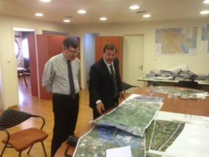 Συνάντηση Σαμπαζιώτη - Καρνέση για τους παραδρόμους και για τον κόμβο της Μεσσήνης