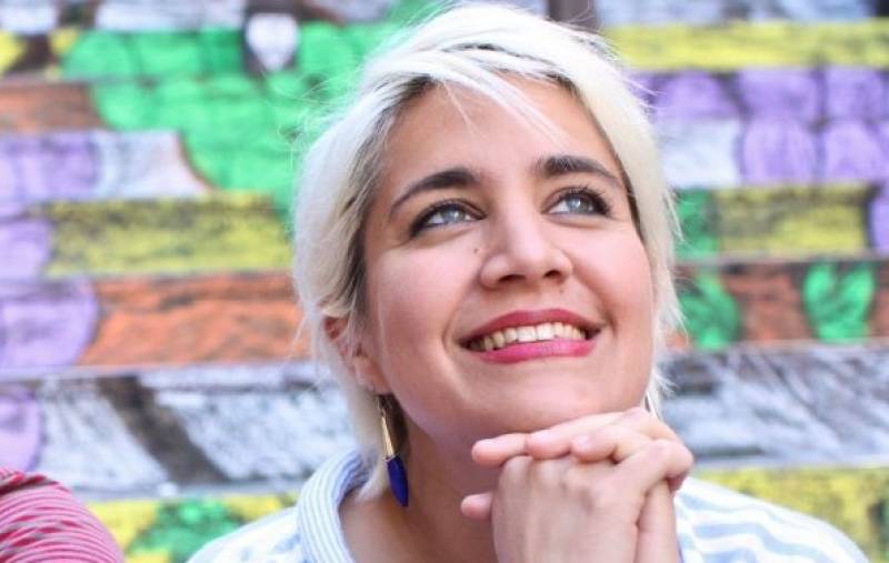 Η Κυβέλη Καστοριάδη στην «Ε»: «Οι καλλιτέχνες μπορούν να κάνουν τον κόσμο πιο όμορφο»